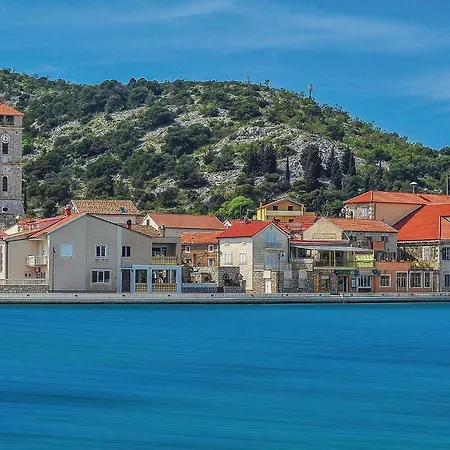 One-bedroom In * 티스노